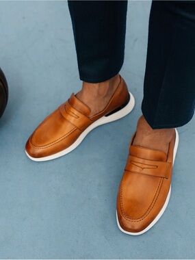 Wolf & Shepherd Crossover Loafers in Tan Men's 11.5